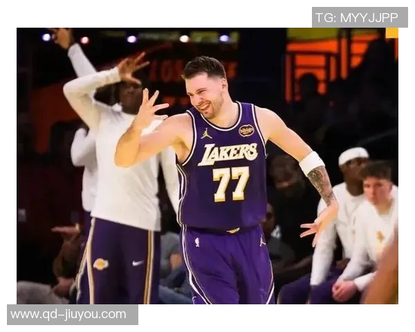 东契奇砍下35分9篮板13助攻5抢断2盖帽带领球队再创佳绩