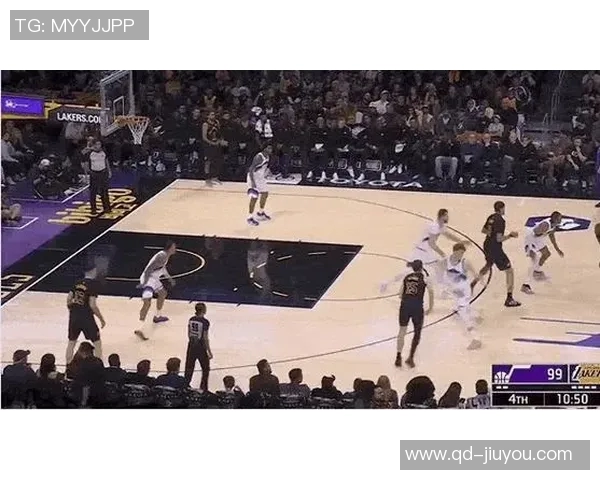 詹姆斯密切关注湖人动态路威建议他全力以赴争夺冠军